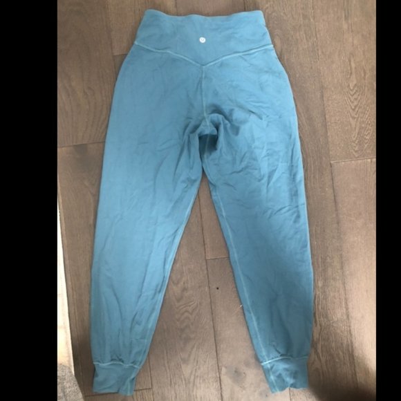 EUC lululemon Align Joggers Size 6 - Picture 1 of 3